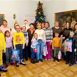27 декабря в музее «Дом Ваньковичей» состоялся праздничный вечер для детей, находящихся на лечении в ОБО «Белорусский детский хоспис»